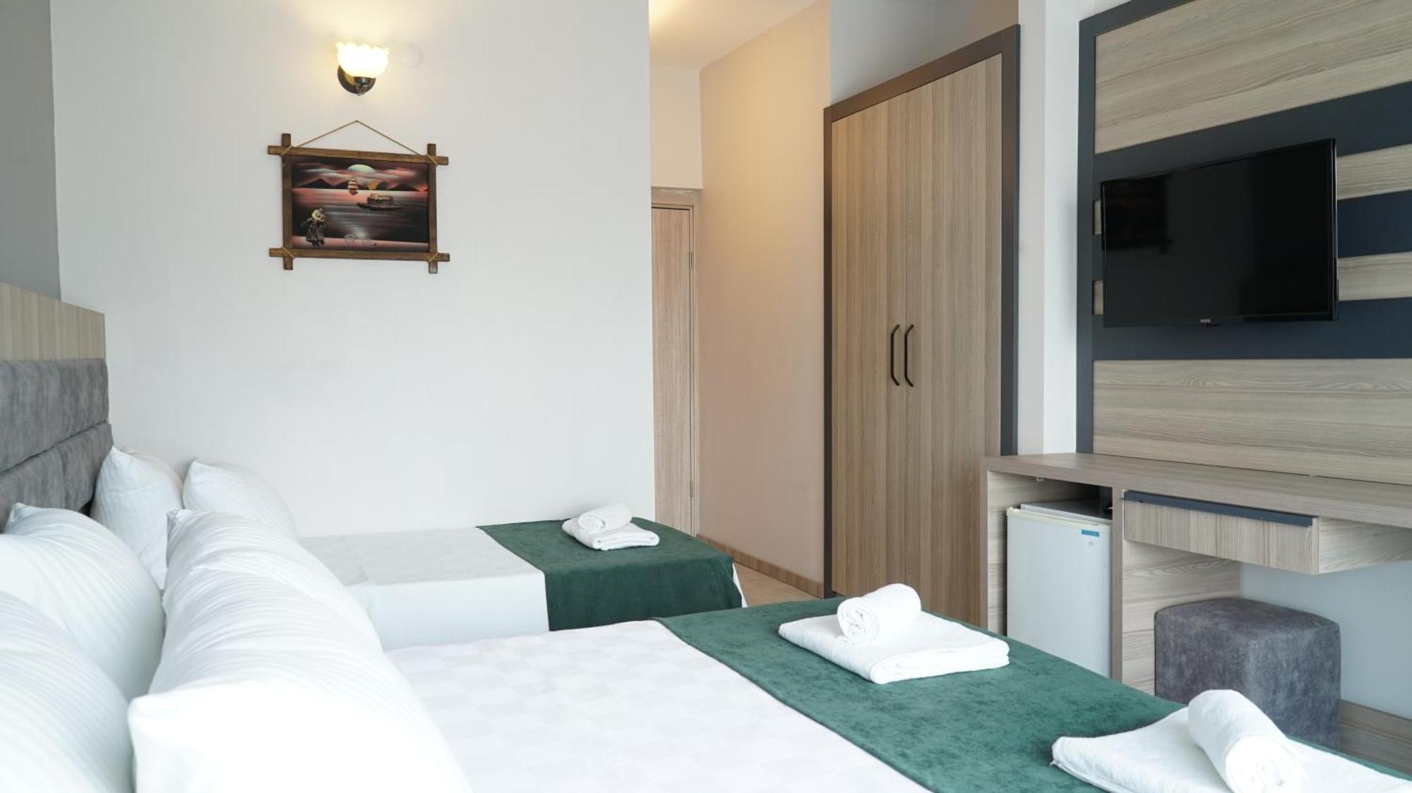 Medos Beach Hotel Кушадасъ Екстериор снимка