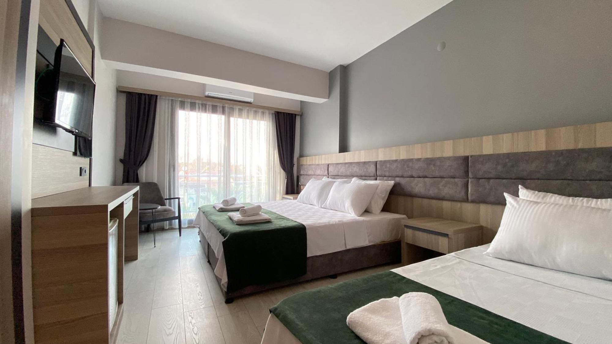 Medos Beach Hotel Кушадасъ Екстериор снимка