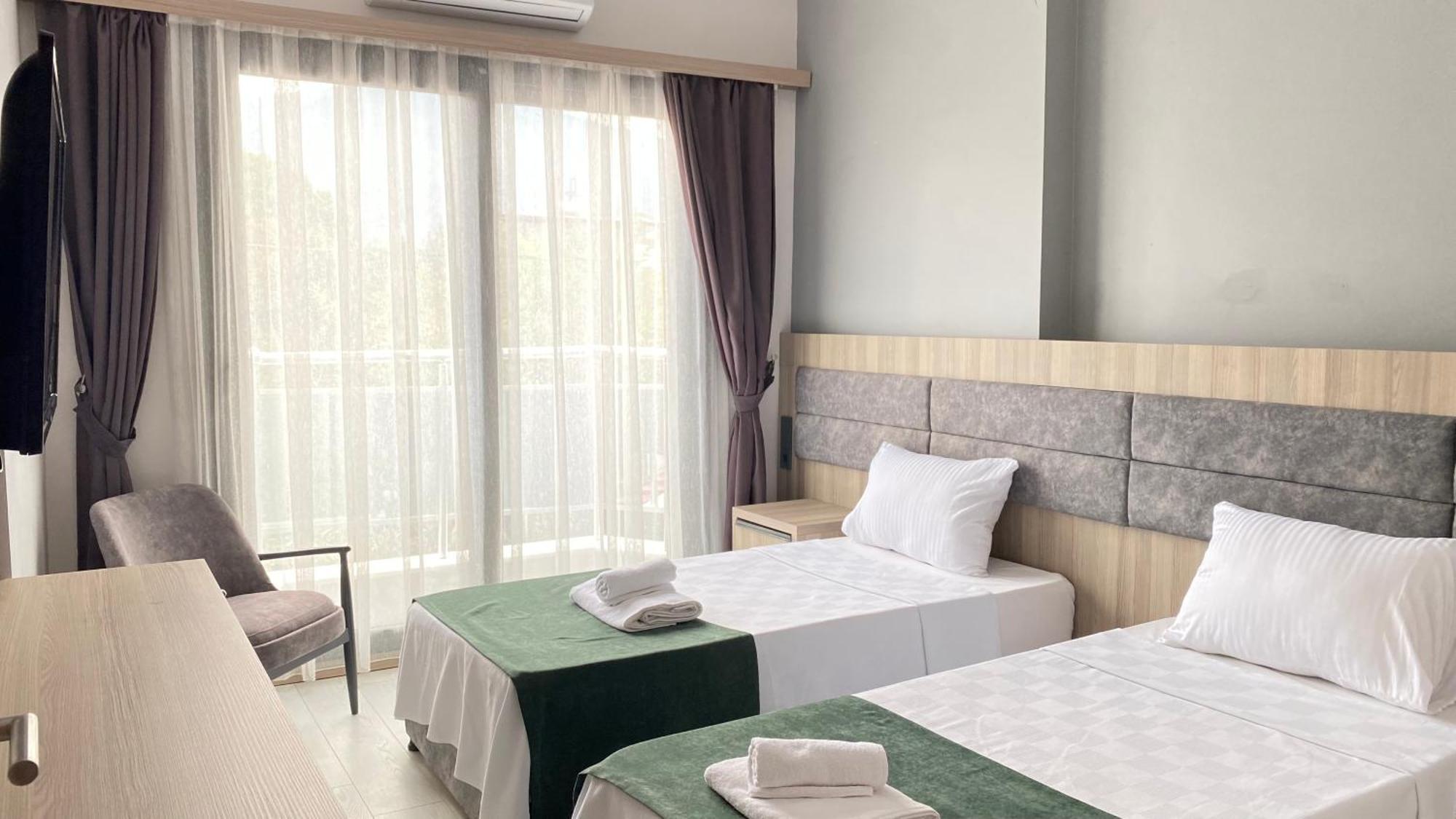 Medos Beach Hotel Кушадасъ Екстериор снимка