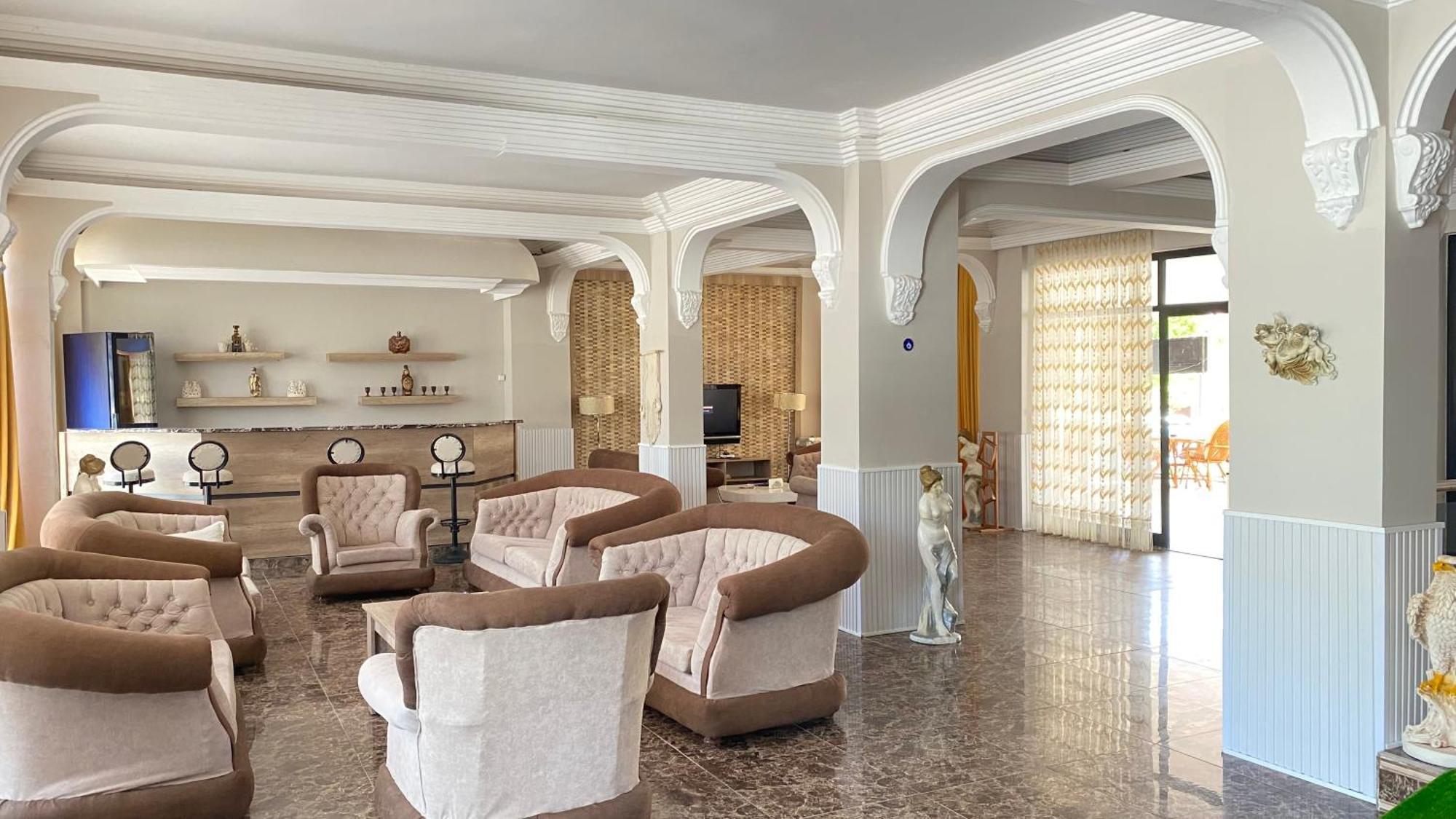Medos Beach Hotel Кушадасъ Екстериор снимка