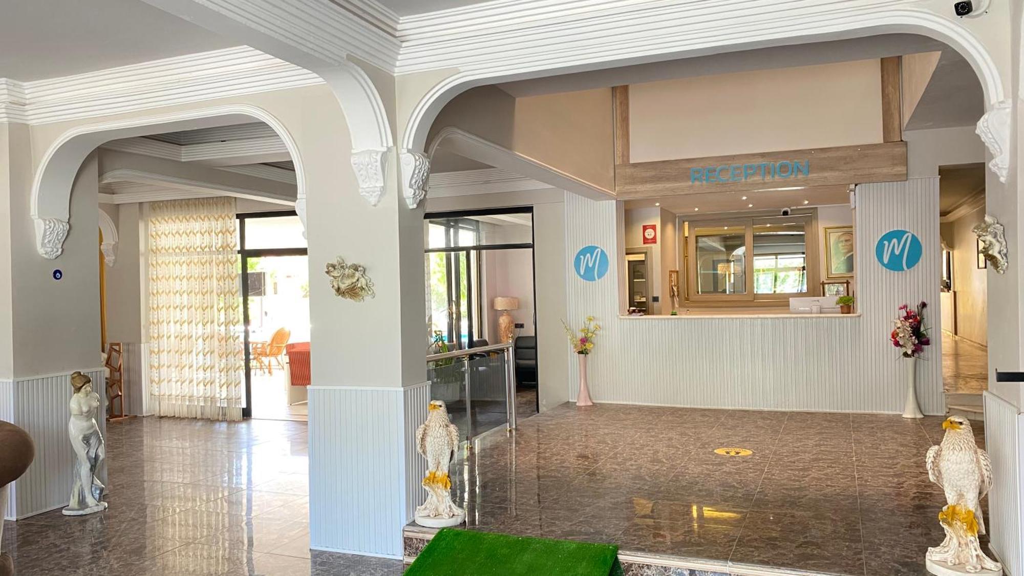 Medos Beach Hotel Кушадасъ Екстериор снимка